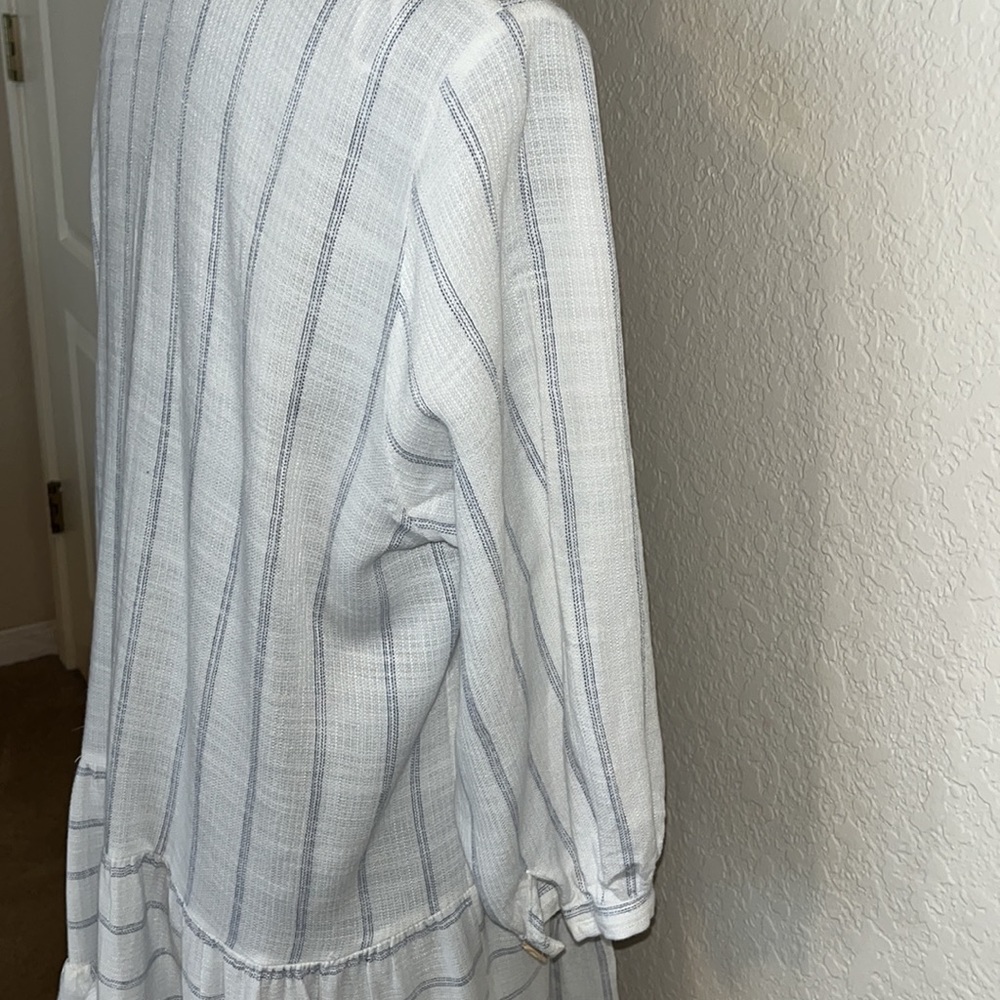 - Zara blue and white button front top/dress. 3/4 sleeves. Tiered loose fi… - Picture 5 of 11